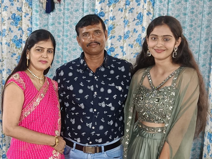 Photo of Mr. Lalit & Mrs. Renu Munet, parent of Suhani (Age 18)